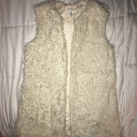 H&M Faux Fur Vest - Picture 1 of 3